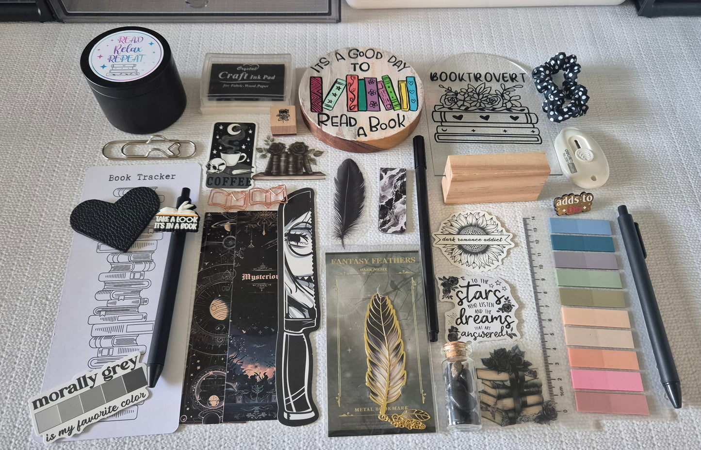 MEGA BOOKISH BUNDLE - 20 PICKS  + 3 CRYSTAL PICKS